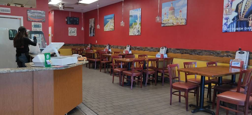 The Charcoal Grill | restaurant | 7249 NW 4th Blvd, Gainesville, FL 32607, USA | 3522258192 OR +1 352-225-8192