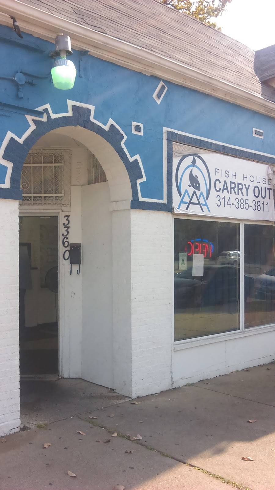 AAA Fish House | restaurant | 3360 Union Blvd, St. Louis, MO 63115, USA | 3143853811 OR +1 314-385-3811