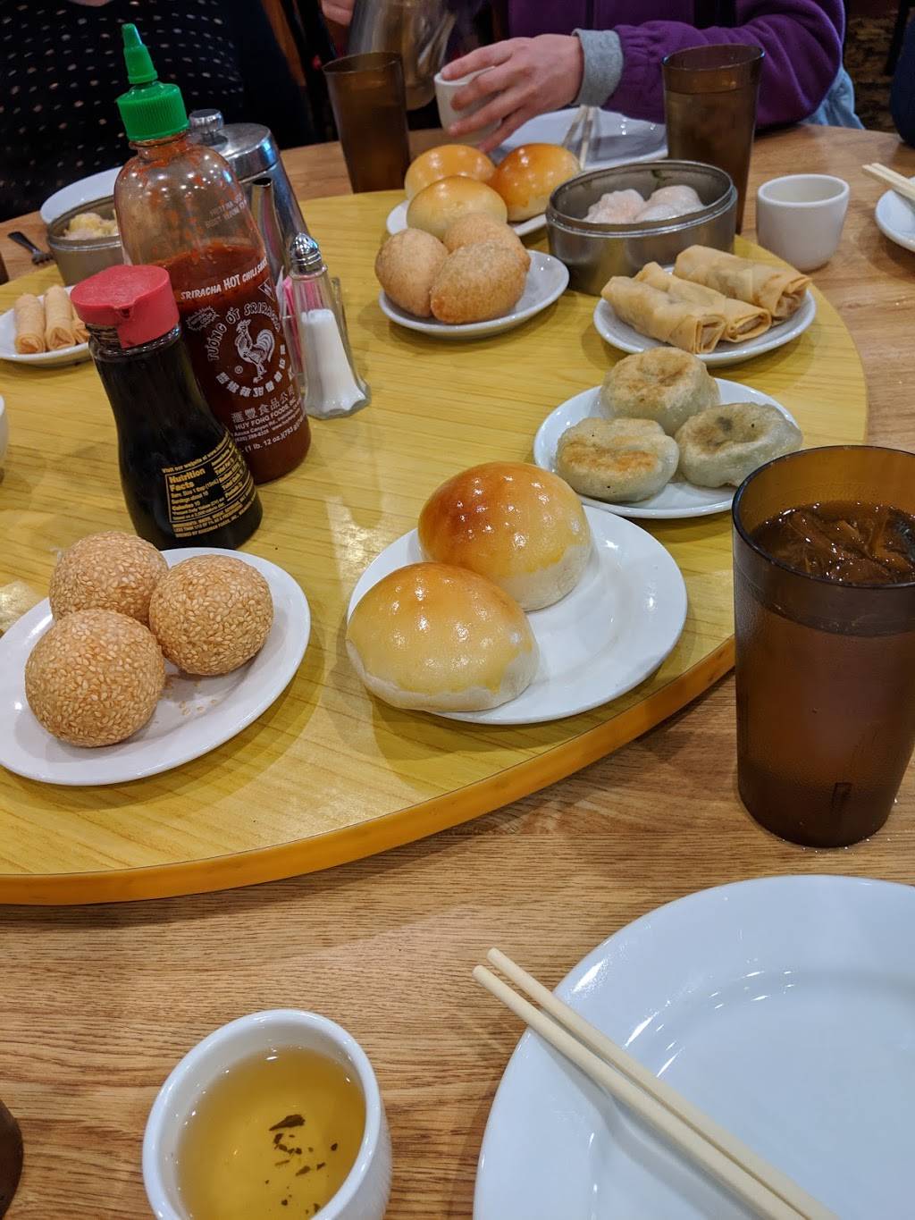 Wei Wei Palace | restaurant | 4242 Division Ave S, Grand Rapids, MI 49548, USA | 6167241818 OR +1 616-724-1818