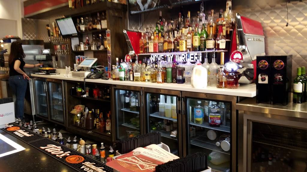 Novelty Burger & Bar | restaurant | 214 Market St, Newark, NJ 07102, USA | 9734335000 OR +1 973-433-5000