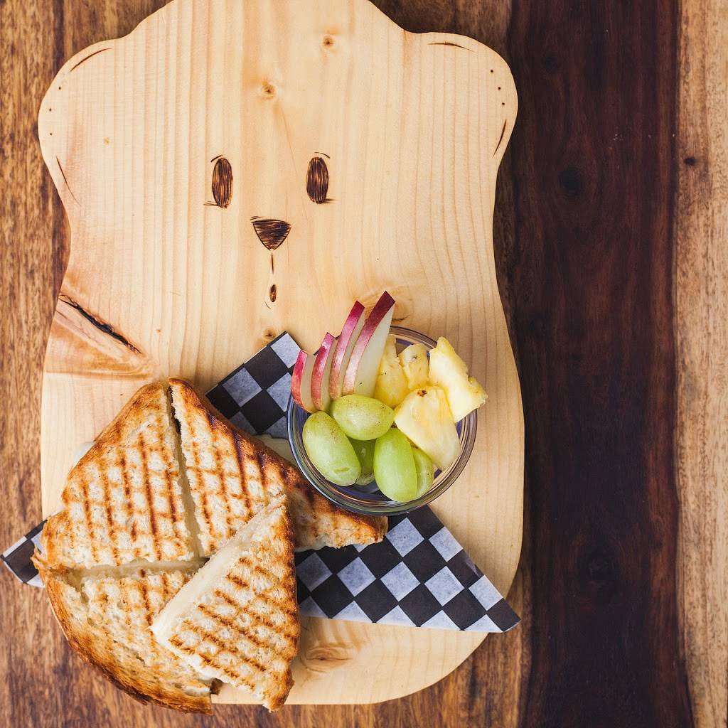 Café White Et Compagnie | cafe | 31 Avenue de la Gare, Saint-Sauveur, QC J0R 1R0, Canada | 4502270330 OR +1 450-227-0330