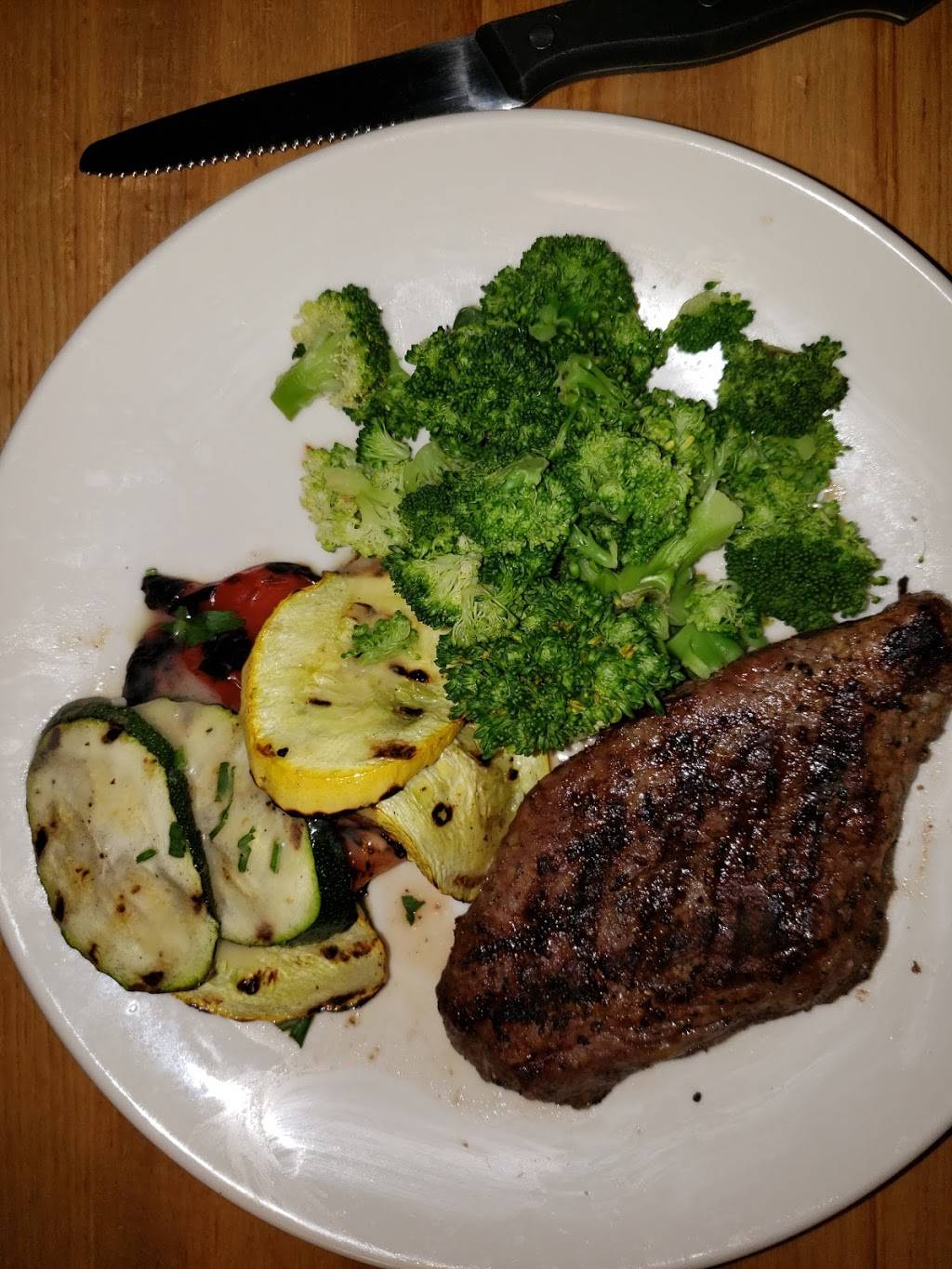 Applebees Grill + Bar | restaurant | 5010 S Fort Apache Rd, Las Vegas, NV 89148, USA | 7022211061 OR +1 702-221-1061