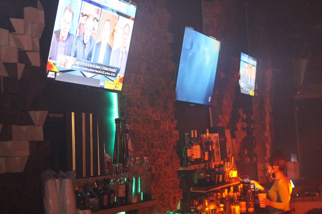 Areito Bar & Grill | restaurant | 2022 Hollywood Blvd, Hollywood, FL 33020, USA | 9543917062 OR +1 954-391-7062