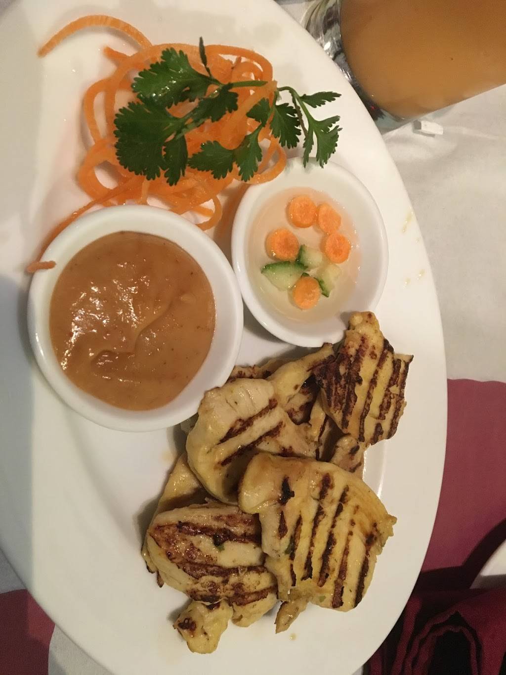 V.Thai | restaurant | 113 Danbury Rd, Ridgefield, CT 06877, USA | 2038941424 OR +1 203-894-1424