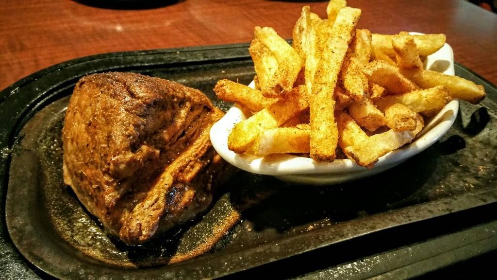 Branns Steakhouse & Grille | restaurant | 5510 28th St SE, Grand Rapids, MI 49512, USA | 6162857800 OR +1 616-285-7800