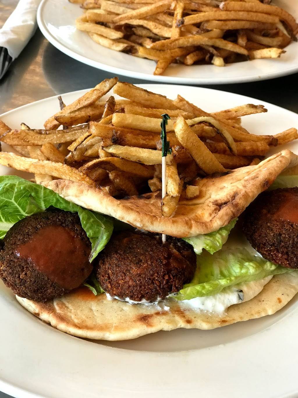 Sarahs Café & Bar | restaurant | 1426 Danforth Ave, Toronto, ON M4J 1N4, Canada | 4164063121 OR +1 416-406-3121