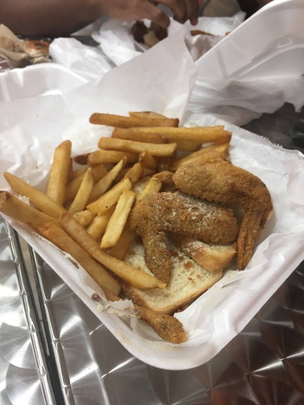 Quickies Burgers & Wings | restaurant | 18405 NW 27th Ave, Miami Gardens, FL 33056, USA | 7869556936 OR +1 786-955-6936