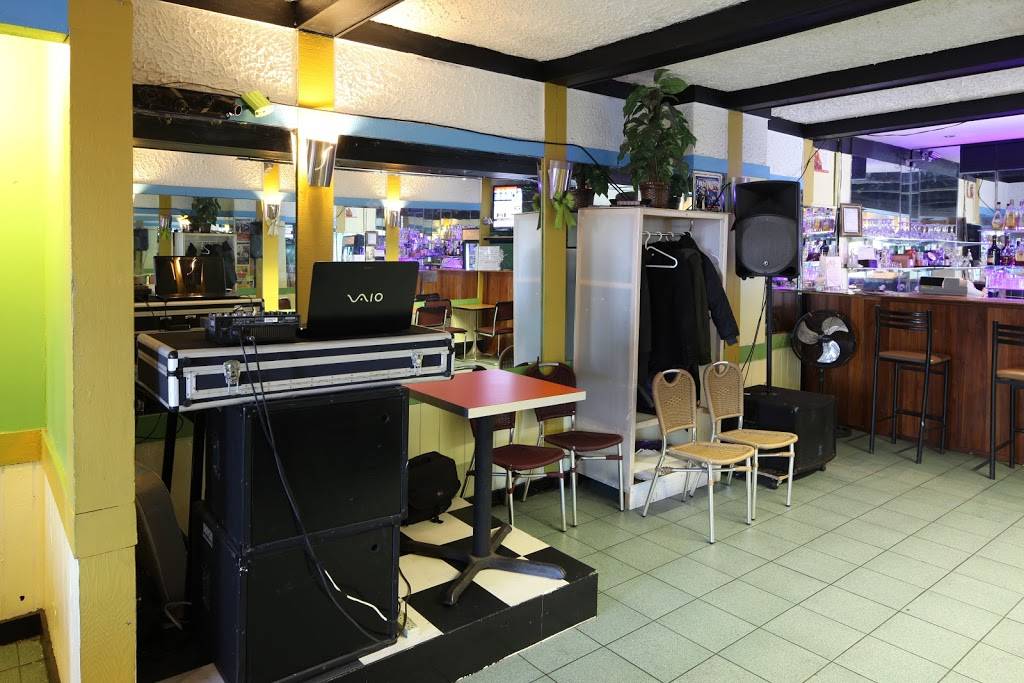 High Life | restaurant | 1741 Eglinton Ave W, York, ON M6E 2H4, Canada | 6474795484 OR +1 647-479-5484