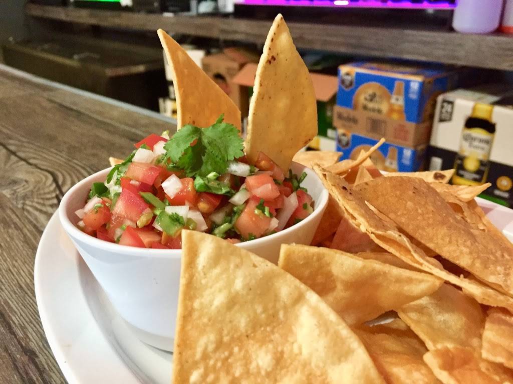 El Rincón Grill & Bar | restaurant | 4663 Metropolitan Ave, Ridgewood, NY 11385, USA | 3472278030 OR +1 347-227-8030