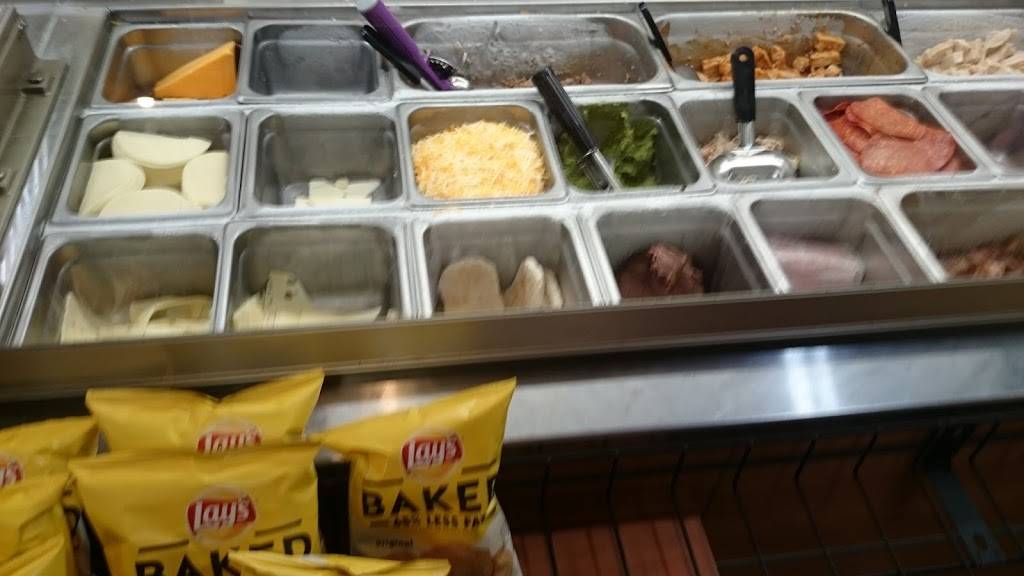 Subway | meal takeaway | 409 16th St Mall, Denver, CO 80202, USA | 3039961178 OR +1 303-996-1178