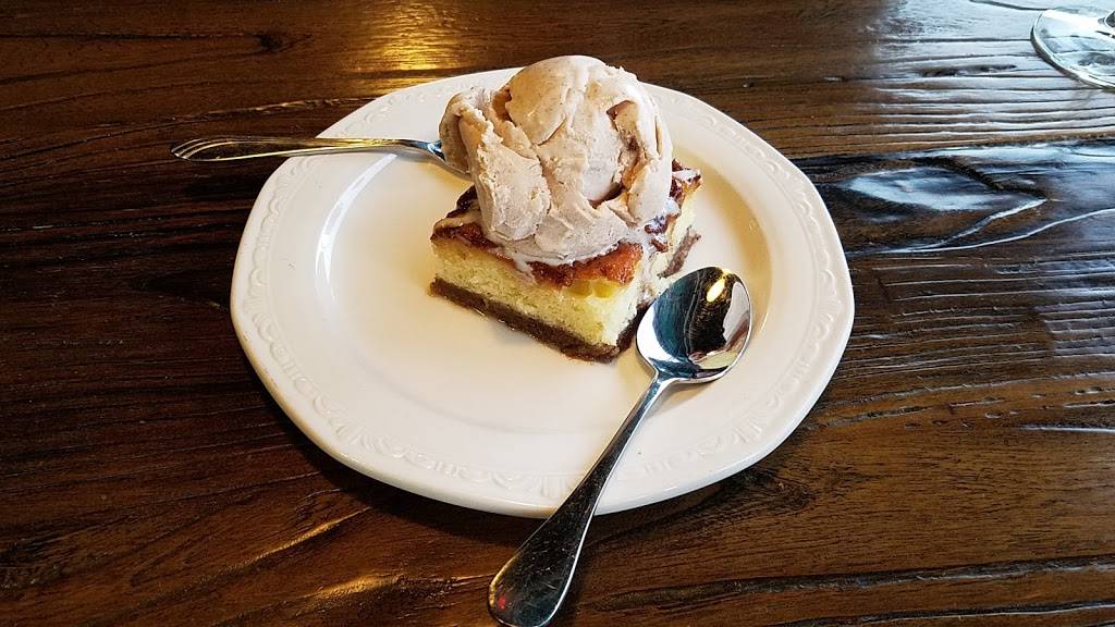 Frutti De Mar Grill | restaurant | 431 Tyler St, Monterey, CA 93940, USA | 8317472212 OR +1 831-747-2212