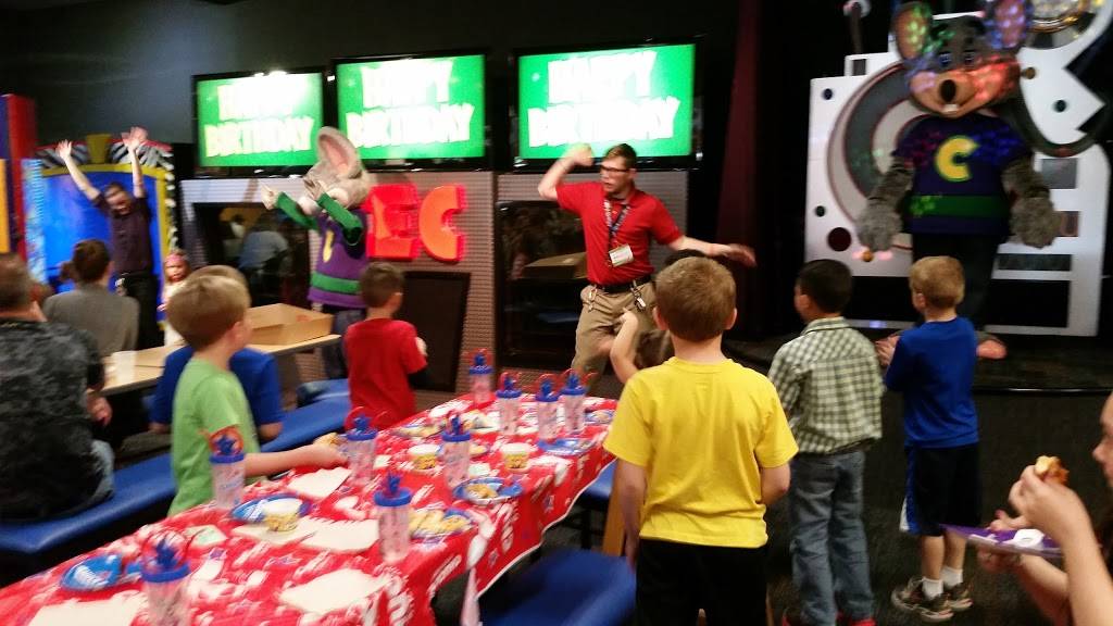 Chuck E. Cheese | restaurant | 20 McIntyre Square Dr, Pittsburgh, PA 15237, USA | 4123647762 OR +1 412-364-7762