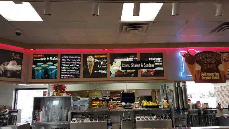Braums Ice Cream and Burger Restaurant | restaurant | 3100 S Harrah Rd, Harrah, OK 73045, USA | 4053914700 OR +1 405-391-4700