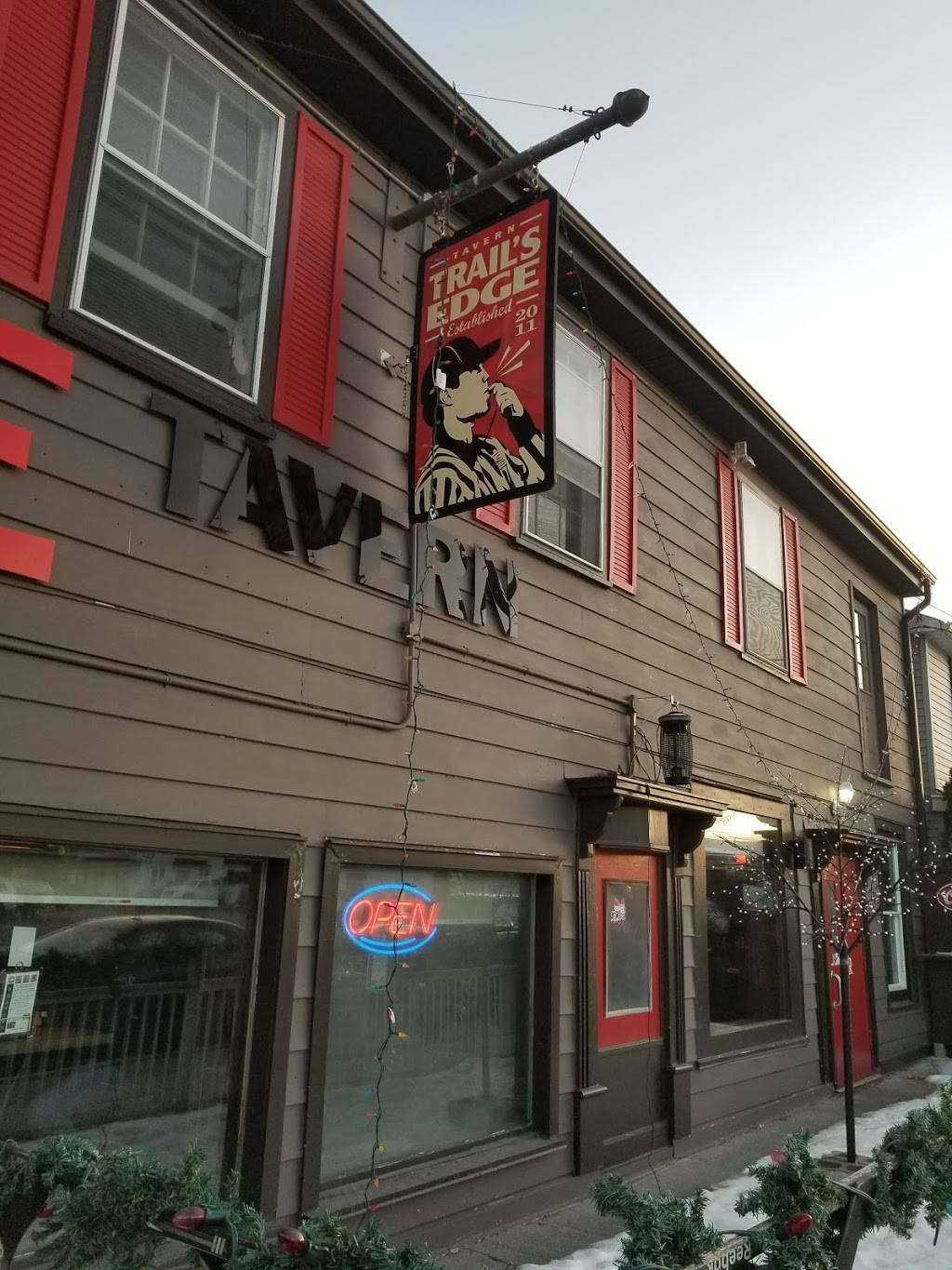 Trails Edge Tavern | restaurant | 46 Albert Street, Plattsville, ON N0J 1S0, Canada | 2266560588 OR +1 226-656-0588