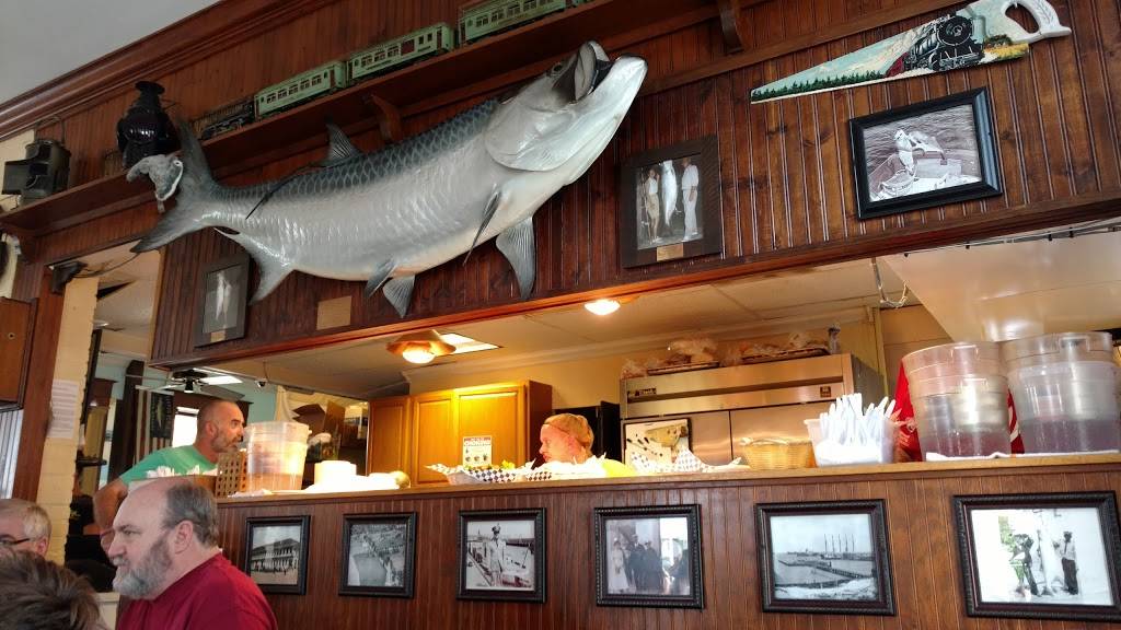 Loose Caboose Restaurant | restaurant | 433 4th St W, Boca Grande, FL 33921, USA | 9419640440 OR +1 941-964-0440