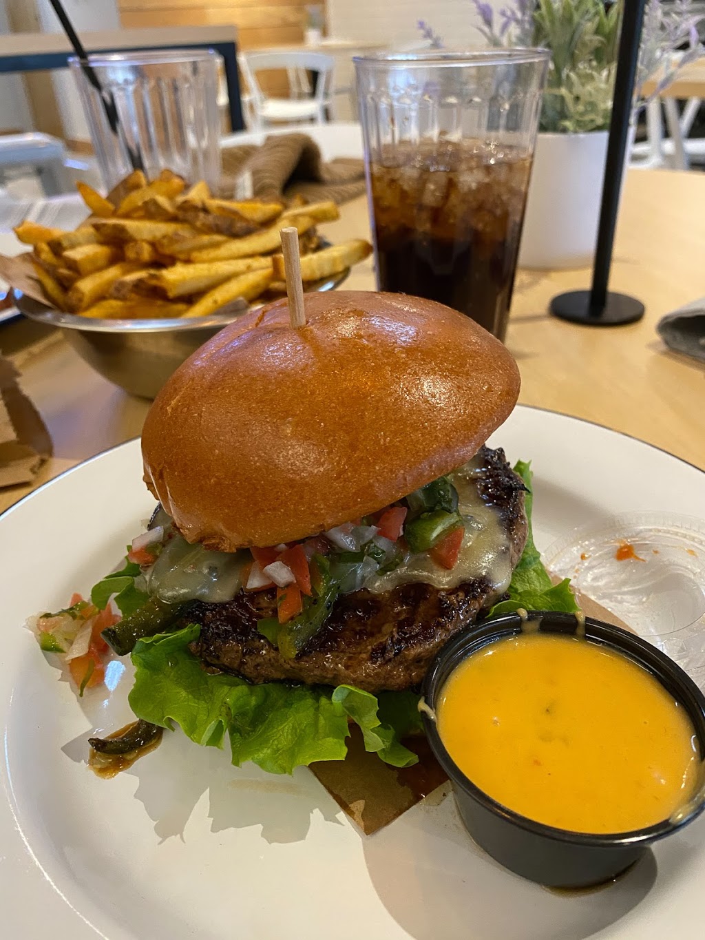 Haystack Burgers and Barley | restaurant | 6859 Arapaho Rd #604, Dallas, TX 75248, USA | 9728639646 OR +1 972-863-9646