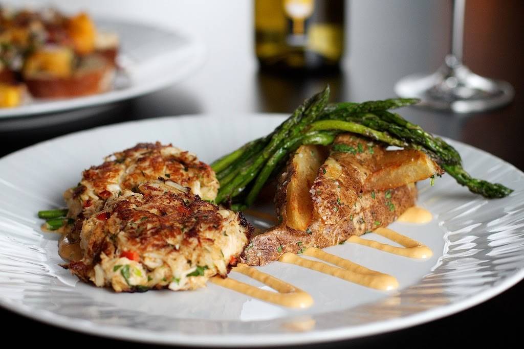 Louies Wine Dive Des Moines | restaurant | 4040 University Ave Suite A, Des Moines, IA 50311, USA | 5157773416 OR +1 515-777-3416