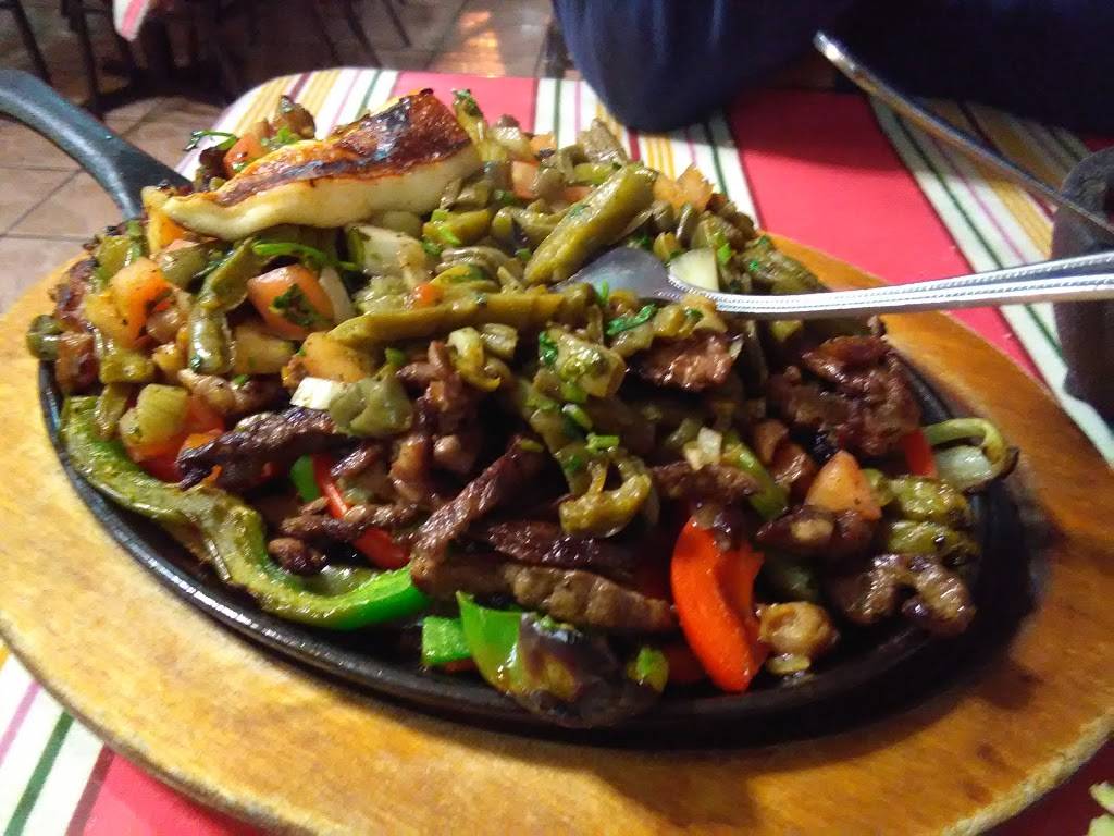 La Quebradita | restaurant | 4047 W North Ave, Chicago, IL 60651, USA | 7734899610 OR +1 773-489-9610