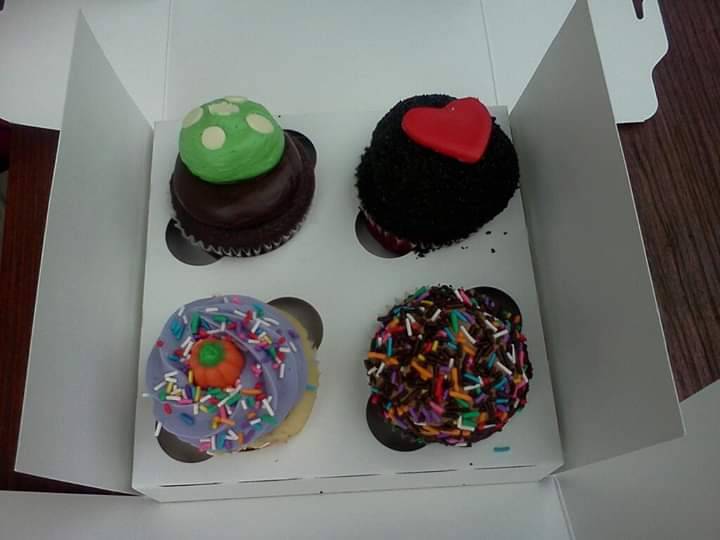 Cake In A Cup | restaurant | 3144 Markway Rd, Toledo, OH 43606, USA | 4197201104 OR +1 419-720-1104