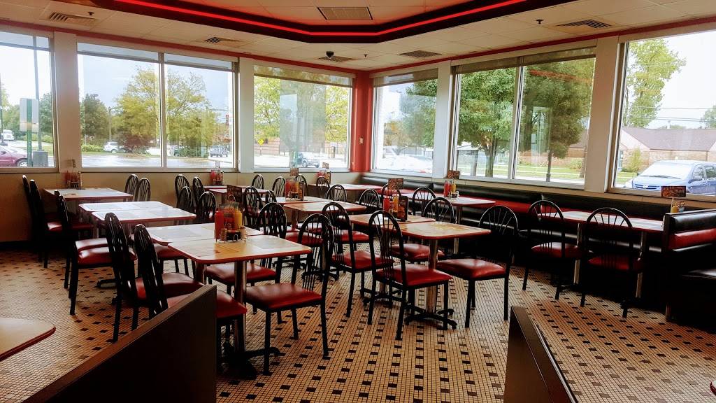 Steak n Shake | restaurant | 2209 Oakton St, Evanston, IL 60202, USA | 8474240111 OR +1 847-424-0111