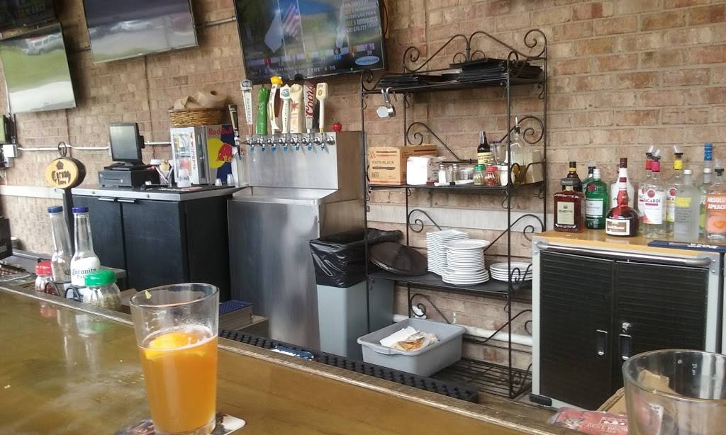 Salernos Pizzeria & Sports Bar | restaurant | 9301 W 63rd St, Hodgkins, IL 60525, USA | 7083540099 OR +1 708-354-0099