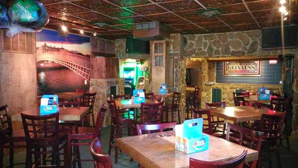 Campbells Irish Pub | restaurant | 4068 S Howell Ave, Milwaukee, WI 53207, USA | 4144834546 OR +1 414-483-4546