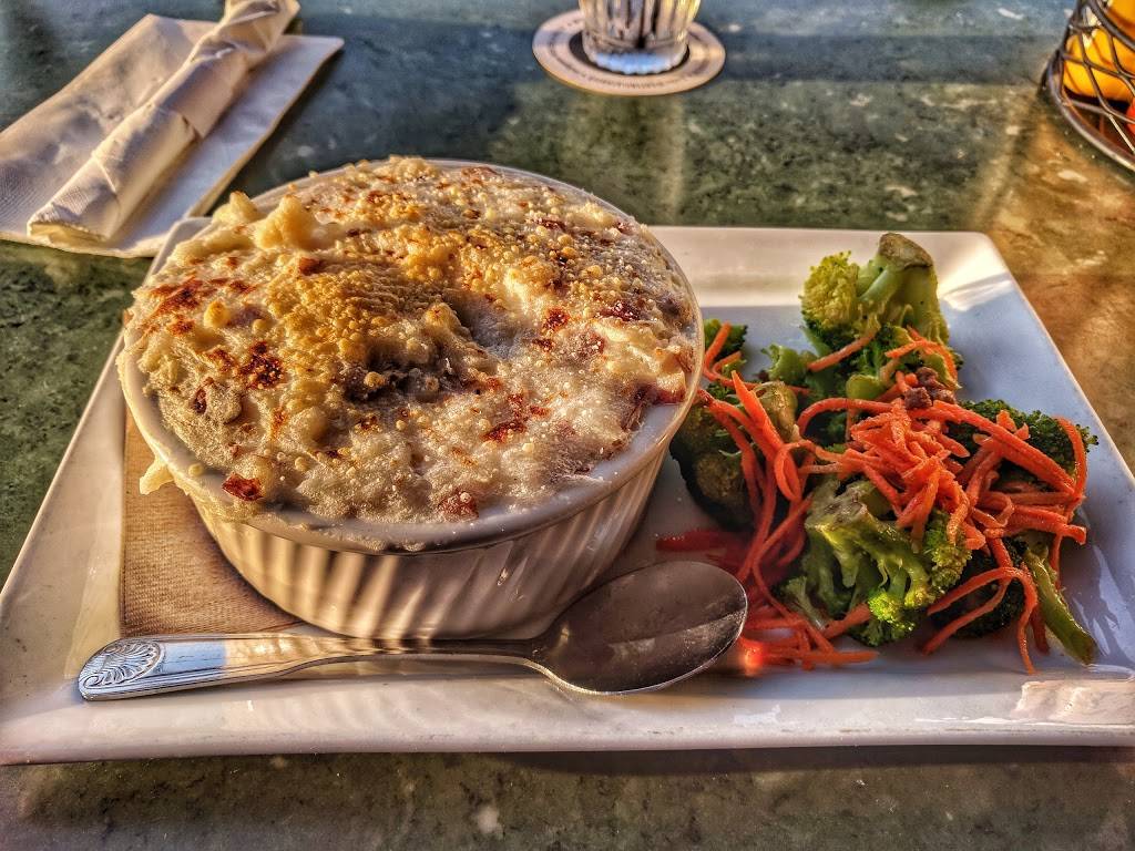 Hennesseys Tavern | restaurant | 8 Pier Ave, Hermosa Beach, CA 90254, USA | 3103725759 OR +1 310-372-5759