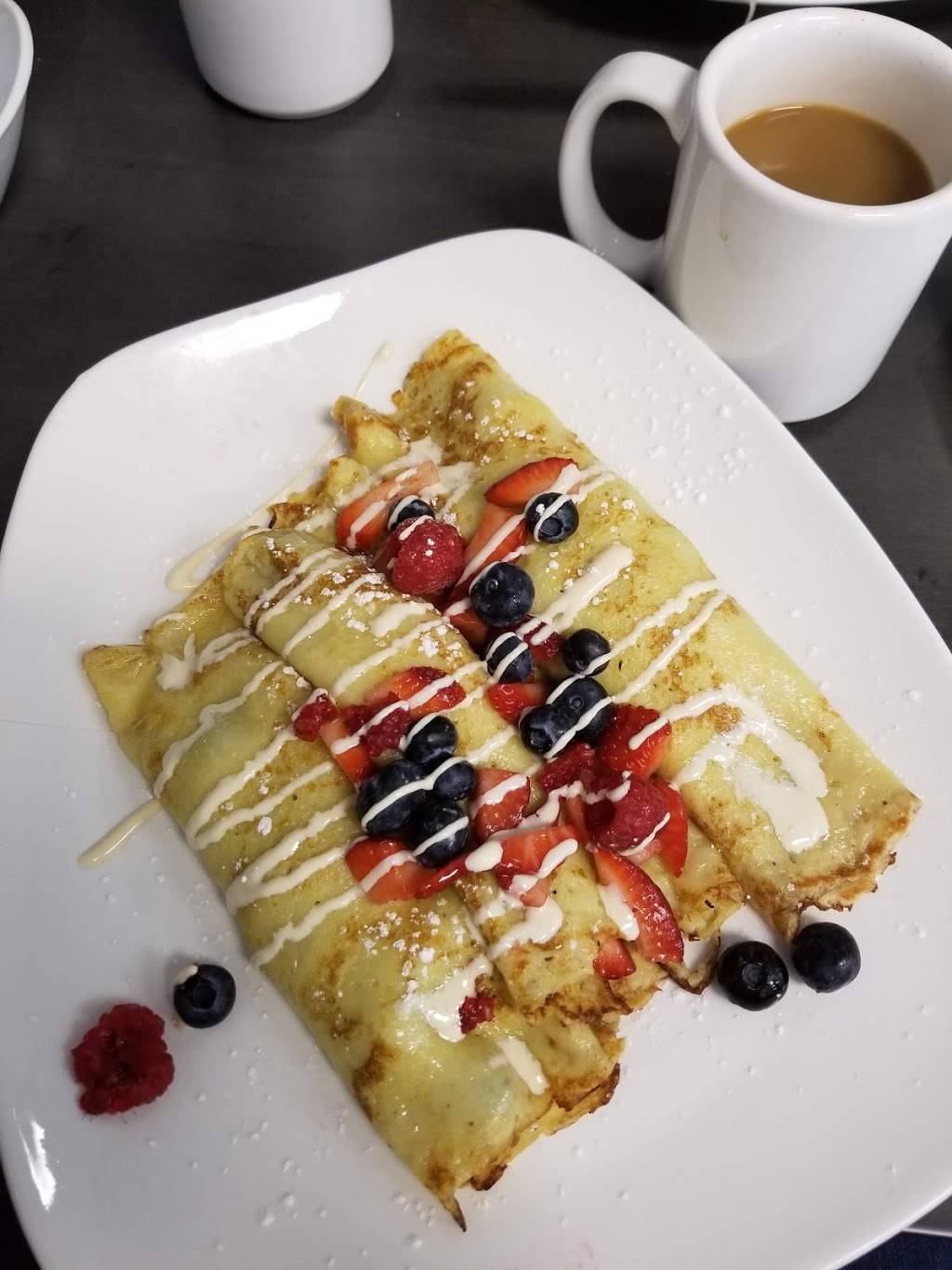 Triple Berry Café | restaurant | 435 Angela Ln, Crystal Lake, IL 60014, USA | 8158934343 OR +1 815-893-4343