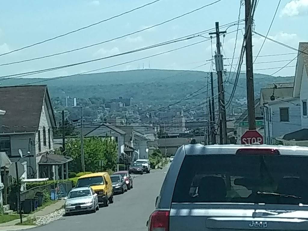 Nickies Fabulous Hoagies | restaurant | 1309 Swetland St, Scranton, PA 18504, USA | 5709619061 OR +1 570-961-9061