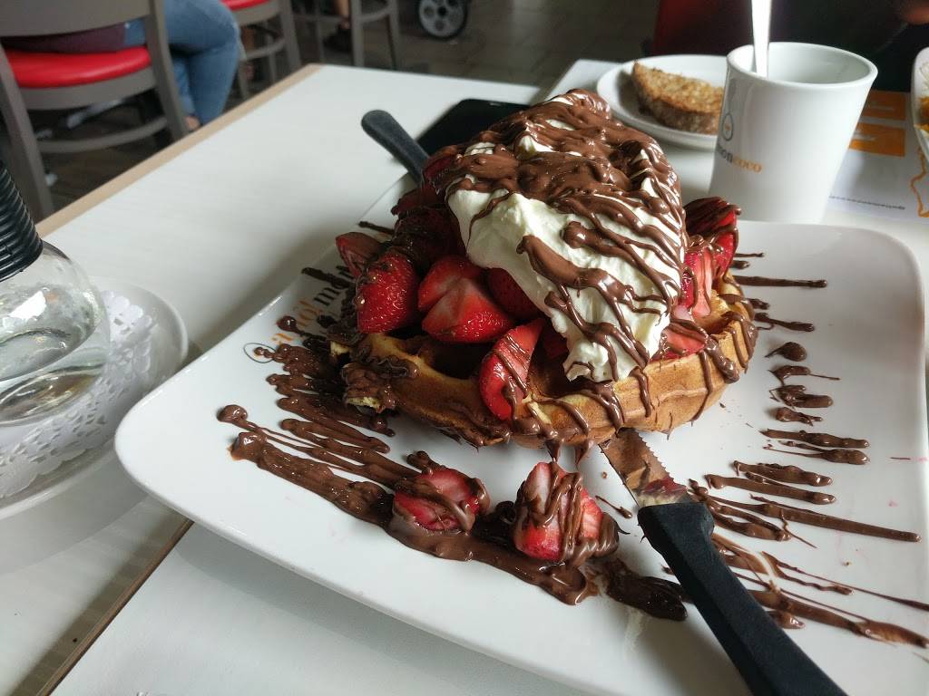 Allô! Mon Coco - Côte-des-Neiges | restaurant | 5685 Chemin de la Côte-des-Neiges, Montréal, QC H3T 1Y8, Canada | 5145084111 OR +1 514-508-4111