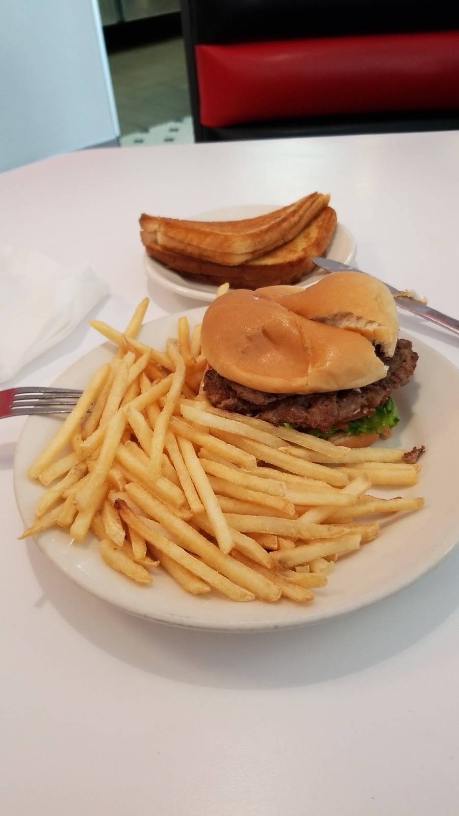 Steak n Shake | restaurant | 1607 County Rd 220, Orange Park, FL 32003, USA | 9048304541 OR +1 904-830-4541