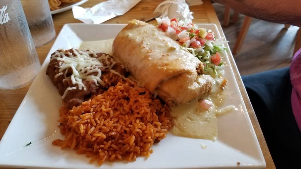 Coconuts Cabana | restaurant | 620 Main St, Mediapolis, IA 52637, USA | 3193949999 OR +1 319-394-9999