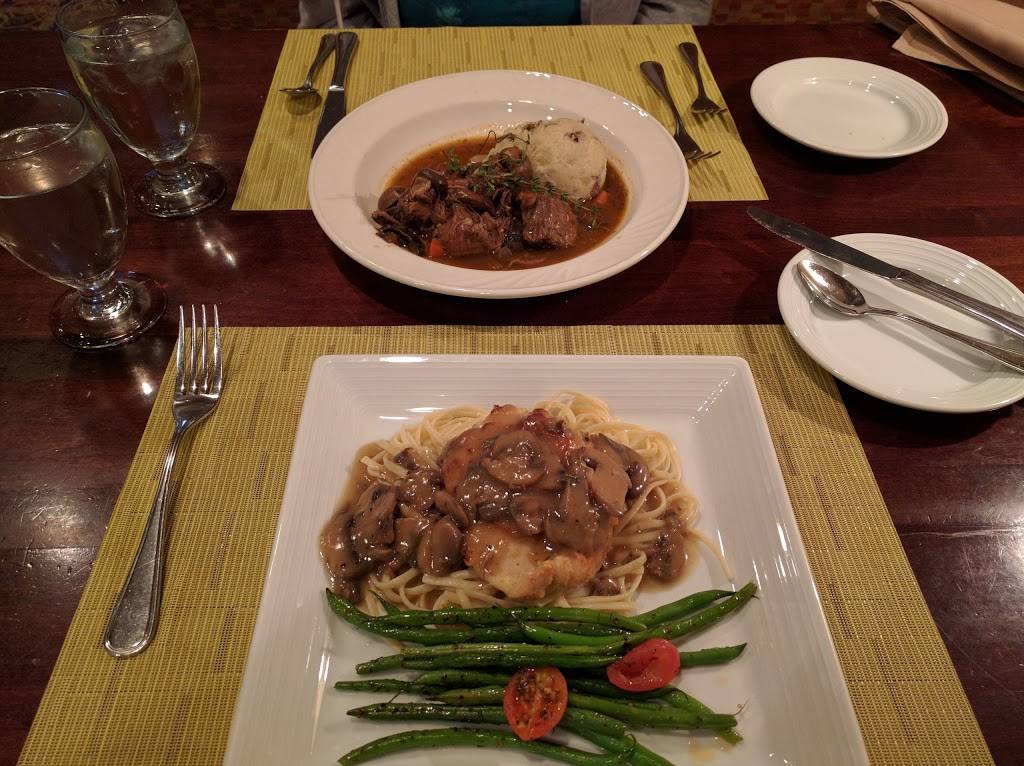 Pine Tree Grill | restaurant | 2040 Airport Dr, Green Bay, WI 54313, USA | 9204947300 OR +1 920-494-7300