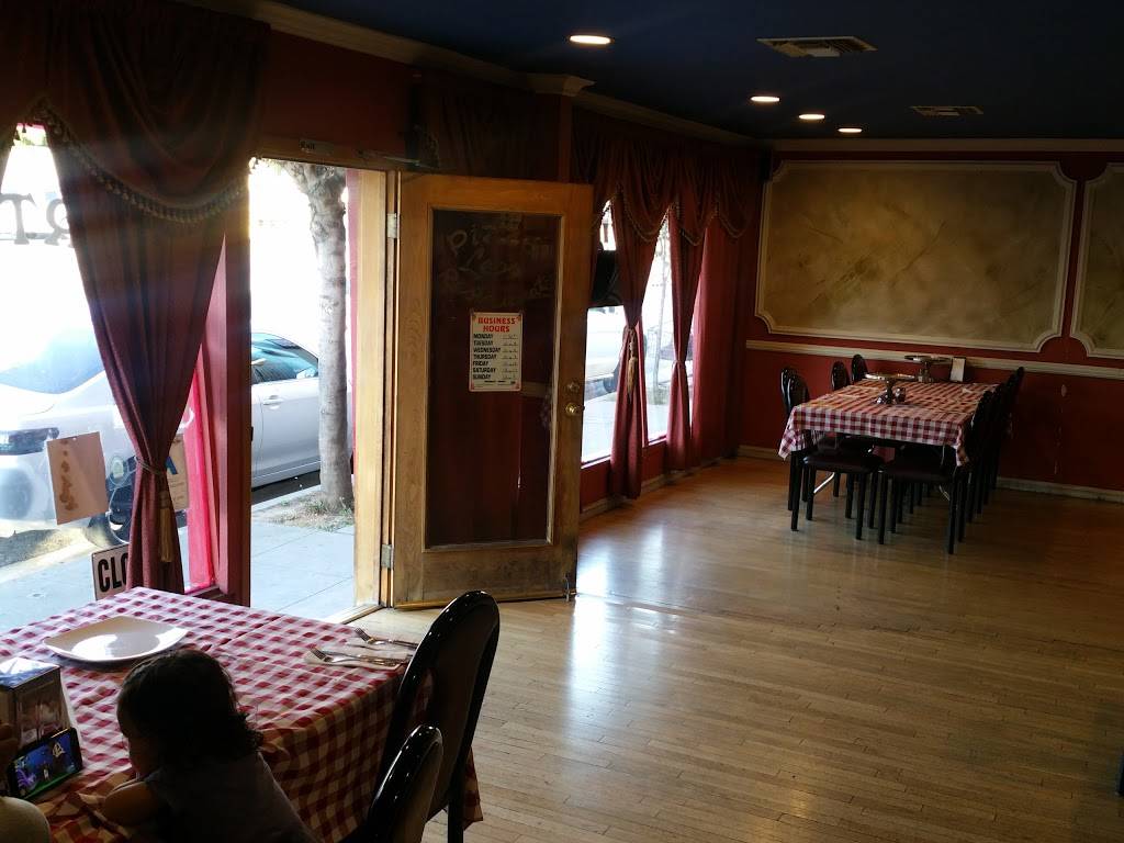 Leos Pizza Family Restaurant | restaurant | 7556 Foothill Blvd, Tujunga, CA 91042, USA | 8183522222 OR +1 818-352-2222