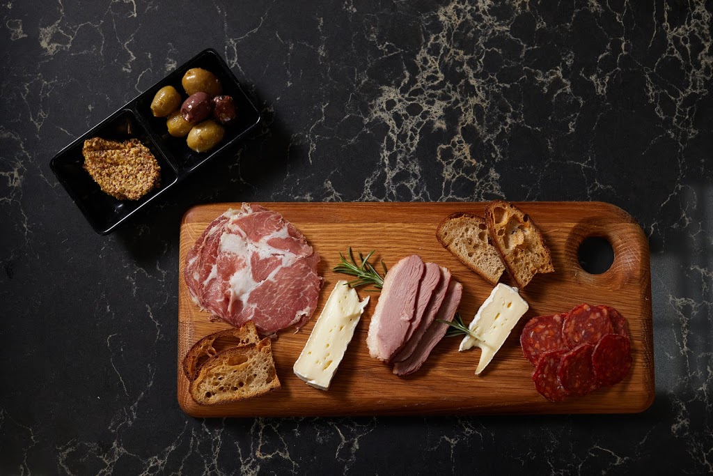 Red Oak Craft Bar and Rotisserie | restaurant | 101 McInnis Pkwy, San Rafael, CA 94903, USA | 4154995931 OR +1 415-499-5931