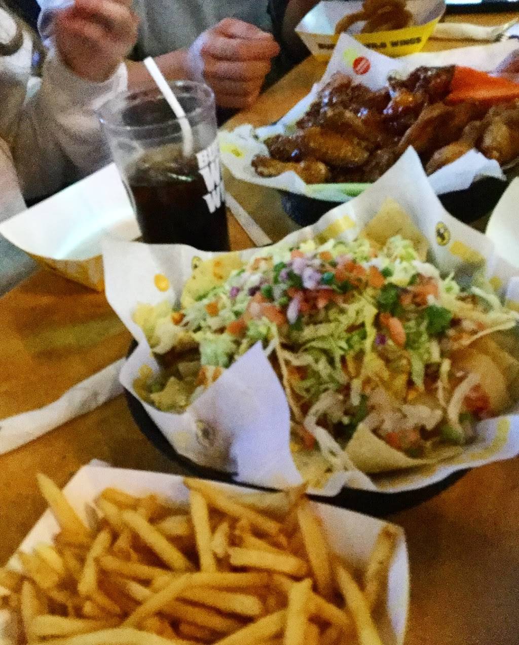 Buffalo Wild Wings | meal takeaway | 1015 Golf Links Rd, Hamilton, ON L9K 1L6, Canada | 9053043759 OR +1 905-304-3759