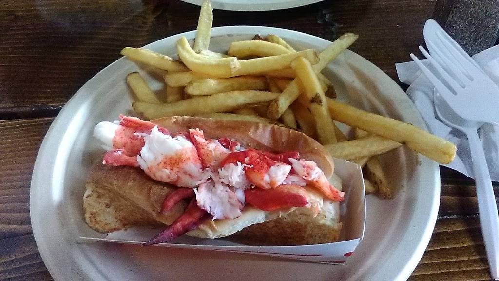 Susans Fish-n-Chips | restaurant | 1135 Forest Ave, Portland, ME 04103, USA | 2078783240 OR +1 207-878-3240