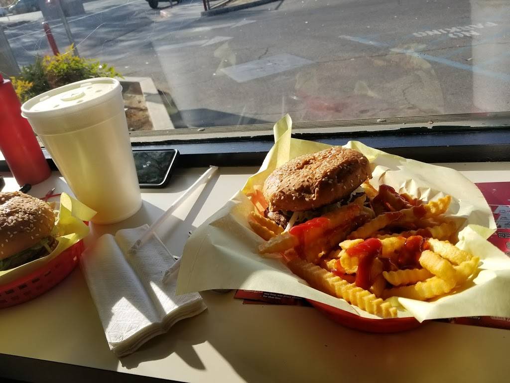 Peach Pit | restaurant | 555 E Olive Ave, Fresno, CA 93728, USA | 5592682400 OR +1 559-268-2400