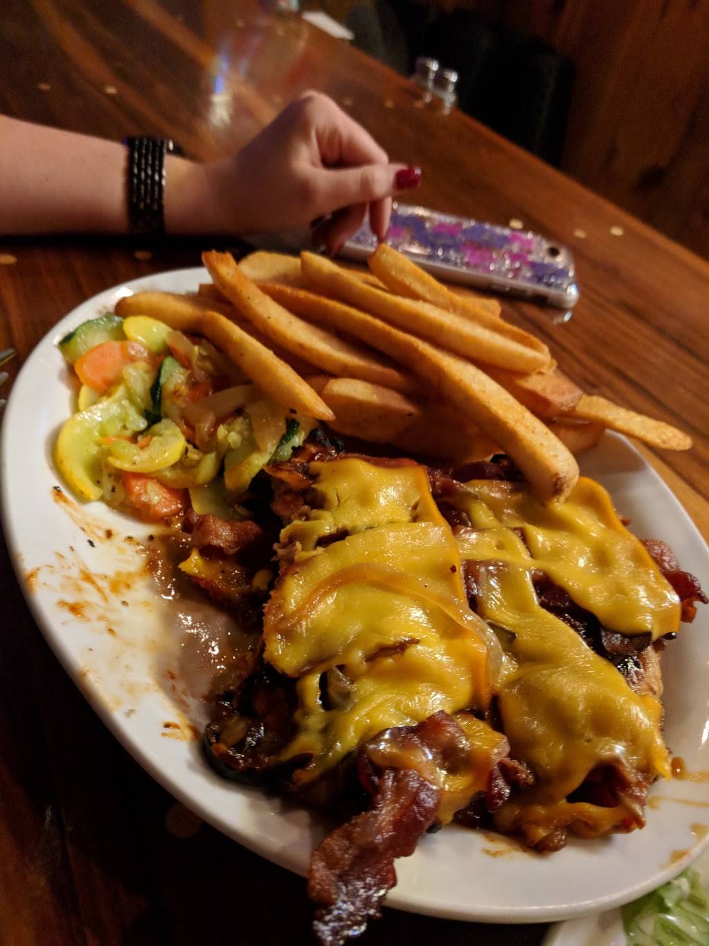 100 Main Restaurant & Bar | restaurant | 100 Main St E, Valdese, NC 28690, USA | 8288740404 OR +1 828-874-0404