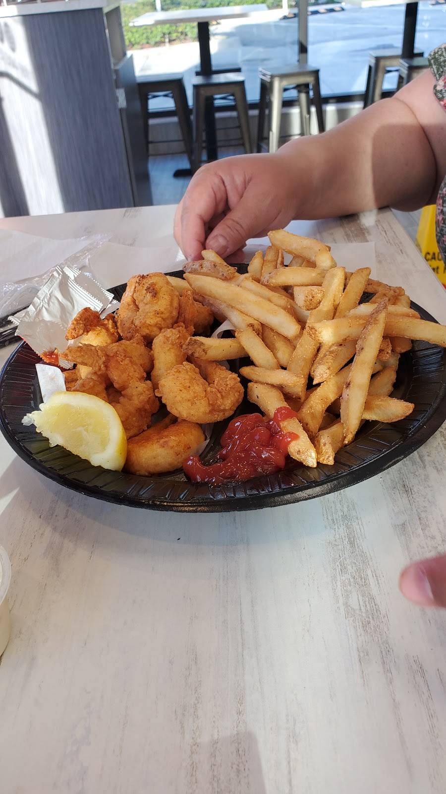 Fresh N Fun | restaurant | 5315 E Busch Blvd, Tampa, FL 33617, USA | 8133041011 OR +1 813-304-1011