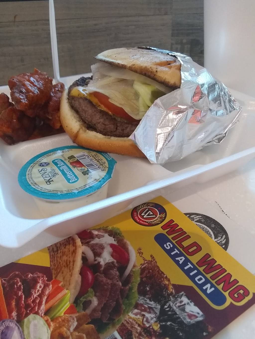 Wild Wings Station | restaurant | 6301 Northwest Loop 410, San Antonio, TX 78238, USA | 2109529883 OR +1 210-952-9883