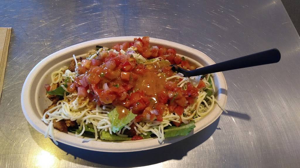 Chipotle Mexican Grill | restaurant | 3941 41st Ave Dr, Moline, IL 61265, USA | 3092770172 OR +1 309-277-0172