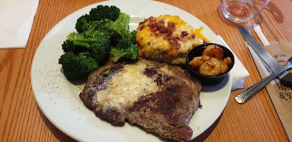 Chilis Grill & Bar | meal takeaway | 3991 U.S. 9, Freehold, NJ 07728, USA | 7328455100 OR +1 732-845-5100