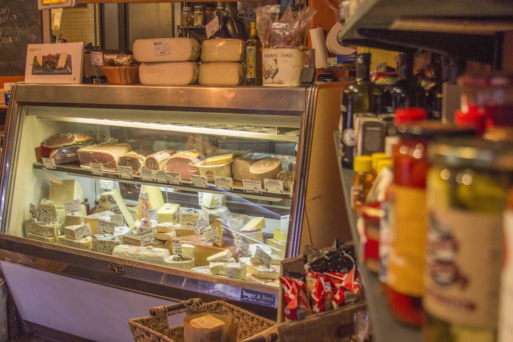Barnyard Cheese Shop | meal takeaway | 168 Avenue B, New York, NY 10009, USA | 2126742276 OR +1 212-674-2276
