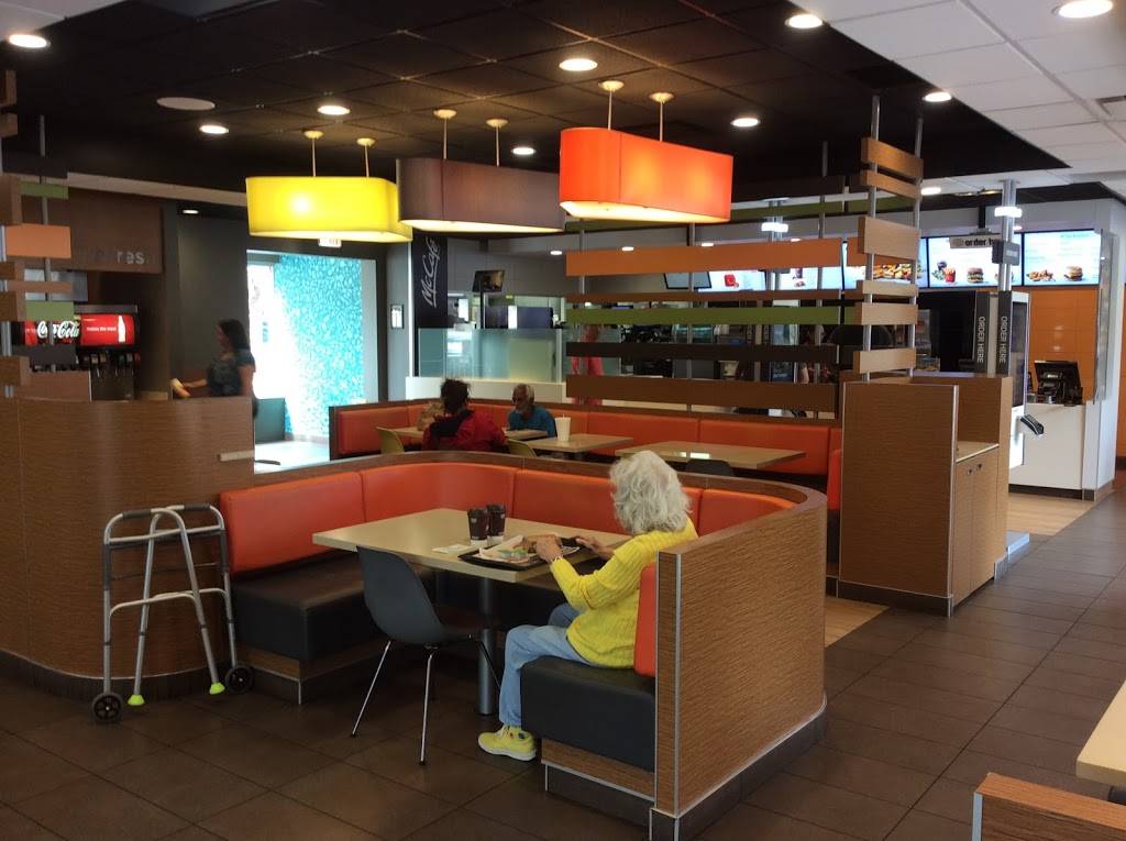 McDonalds | cafe | 233 E Main St, Apopka, FL 32703, USA | 4078860822 OR +1 407-886-0822