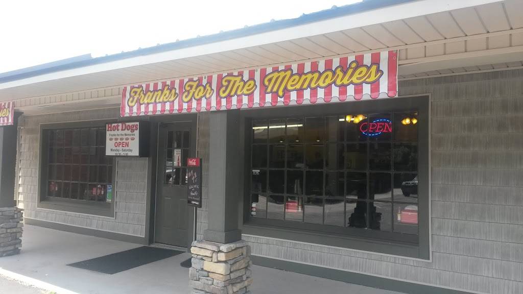 Franks For The Memories | restaurant | 470 Oak Grove Rd, Spartanburg, SC 29301, USA | 8645861330 OR +1 864-586-1330