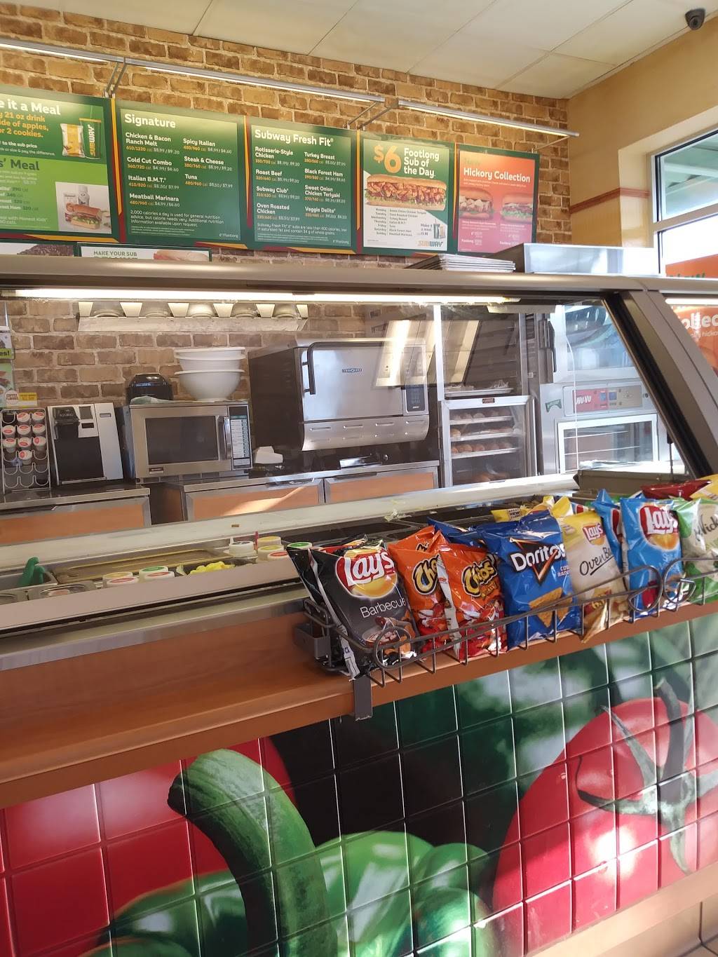 Subway | meal takeaway | 124 North Central #105, Kent, WA 98032, USA | 2538593830 OR +1 253-859-3830