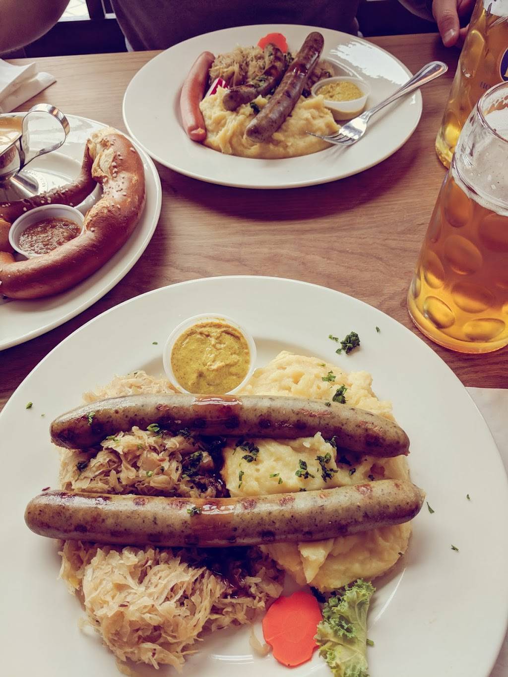 Hofbräuhaus St. Louis-Belleville | restaurant | 123 St. Eugene Drive, Belleville, IL 62223, USA | 6188002337 OR +1 618-800-2337
