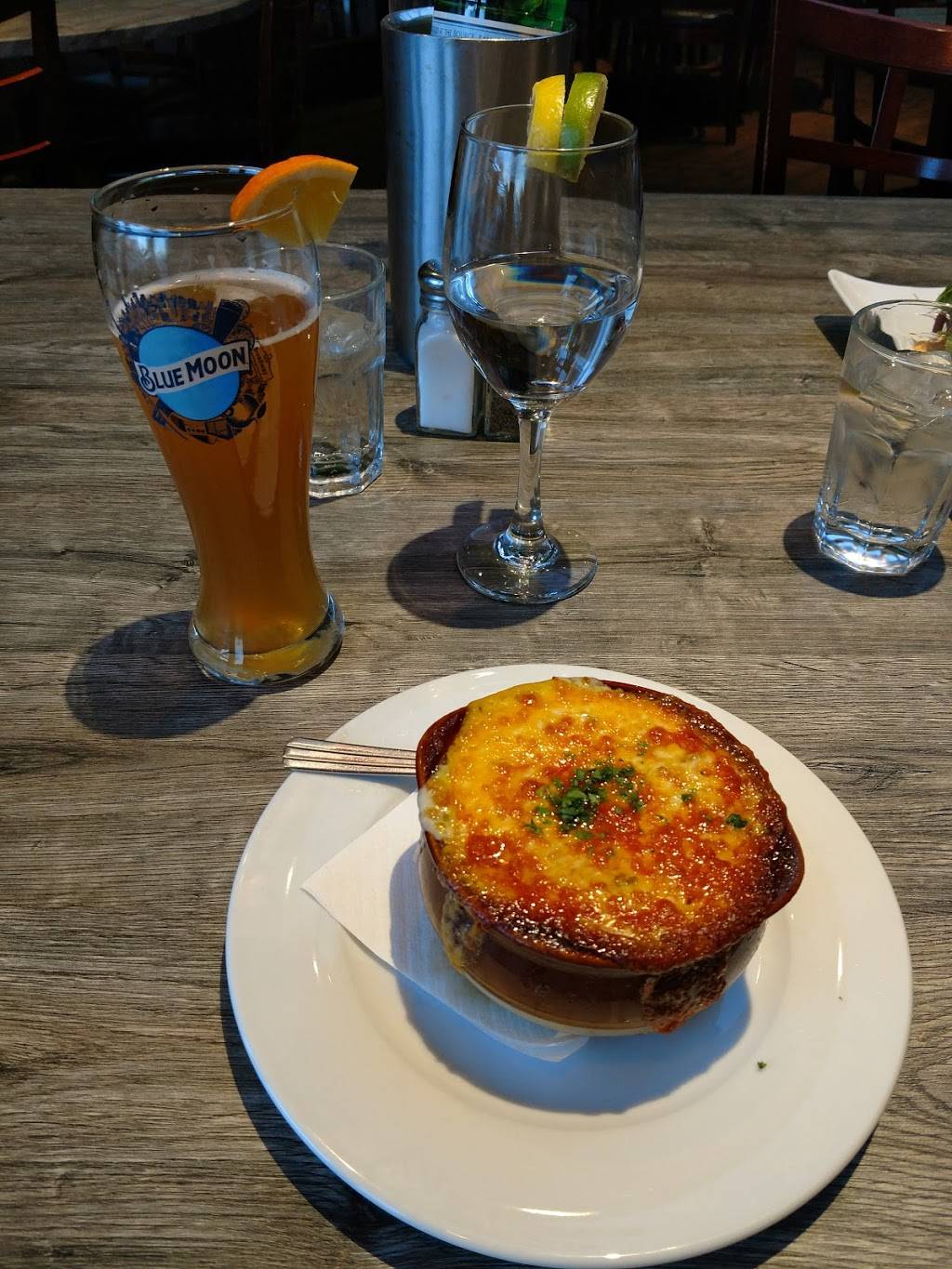 JJ Coopers | restaurant | 124 W Park Ave, Long Beach, NY 11561, USA | 5164313133 OR +1 516-431-3133