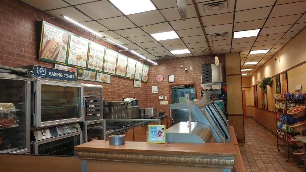 Subway | restaurant | 609 Bridgeport Ave, Milford, CT 06460, USA | 2038774082 OR +1 203-877-4082